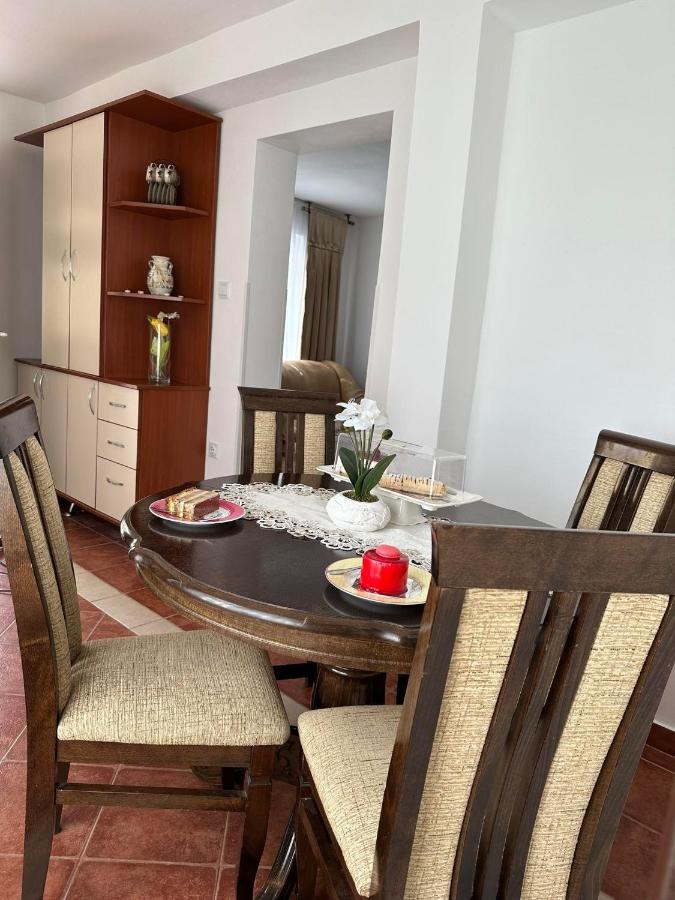 Apartmani Emily & Jully Никшич Экстерьер фото