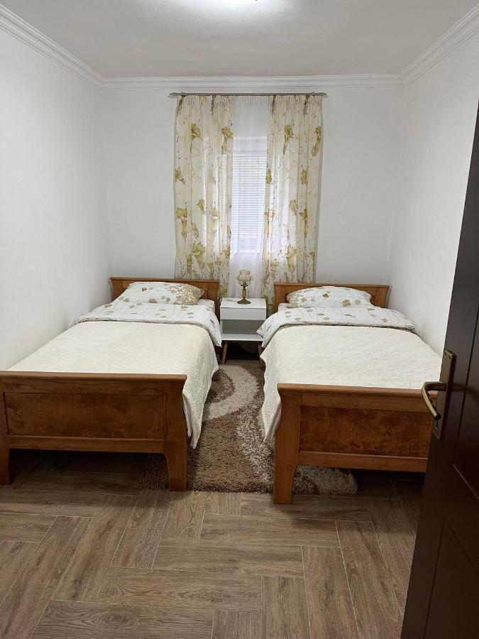 Apartmani Emily & Jully Никшич Экстерьер фото
