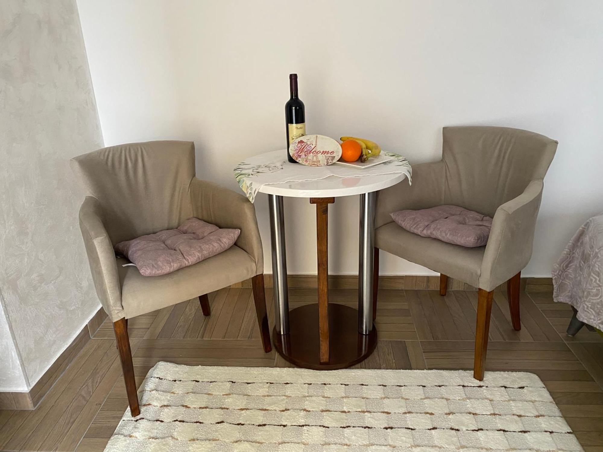 Apartmani Emily & Jully Никшич Экстерьер фото